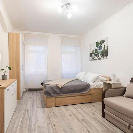 Apartman Vishegrad Daire Karlovy Vary Dış mekan fotoğraf